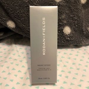 Rodan & Fields Radiant Defense- Shade Almond 5